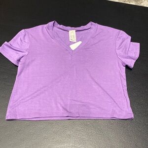 GtoG girls purple V-neck shirt, XS